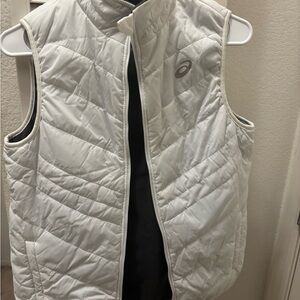 ASICS Women's white Quilted Vest